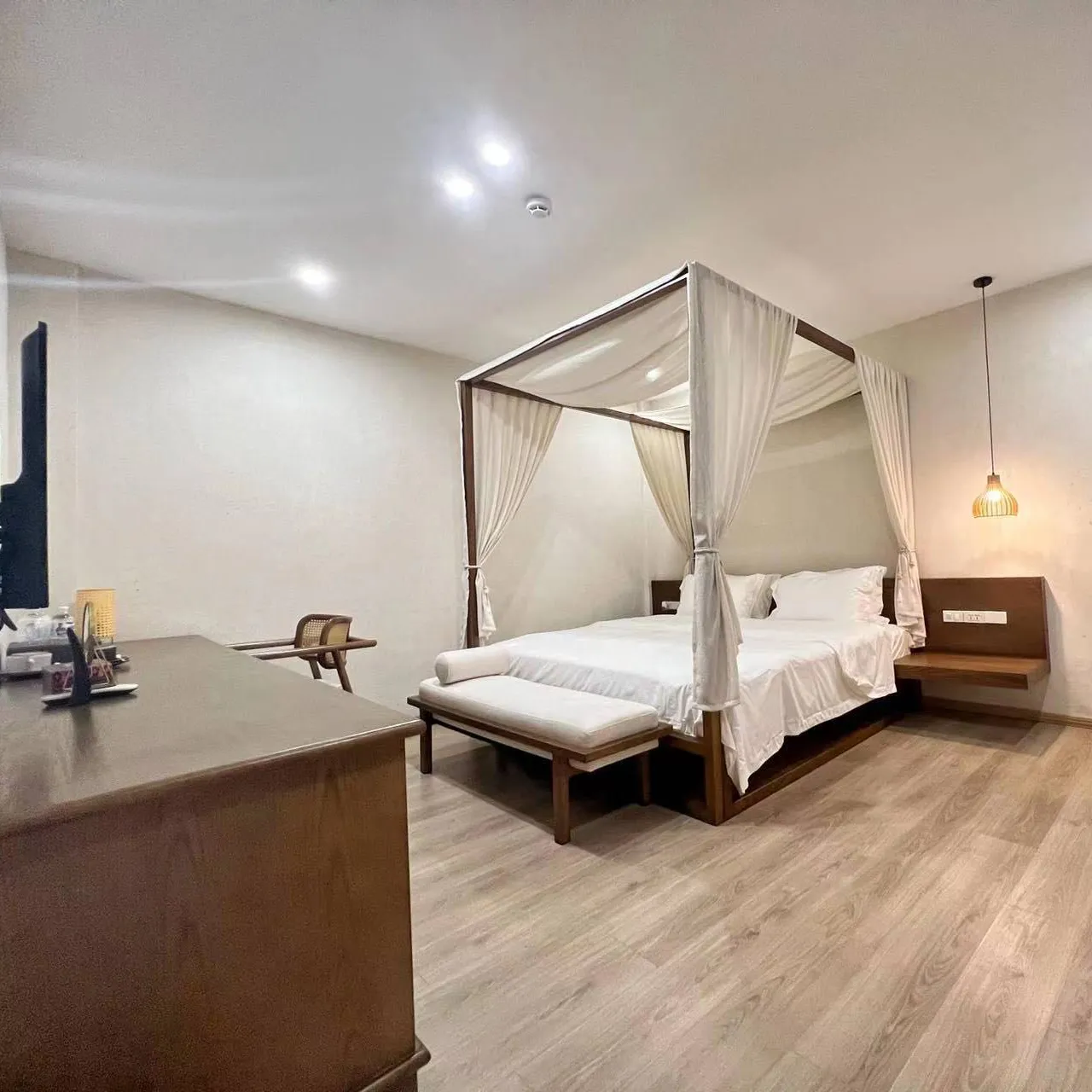 PHOENIX_resort-vip1-en2.png