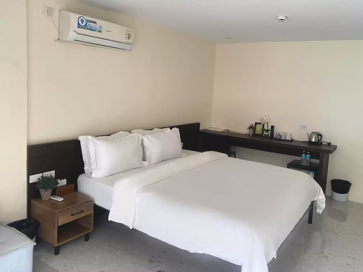 phoenix_b1_room (2)