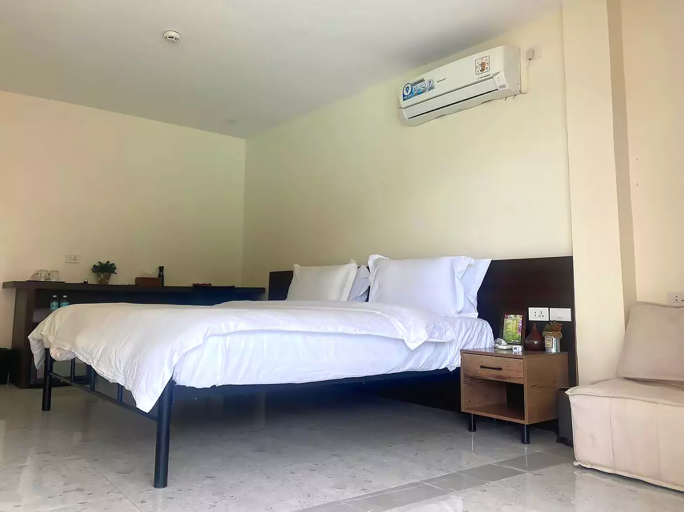 phoenix_b2_room (11)