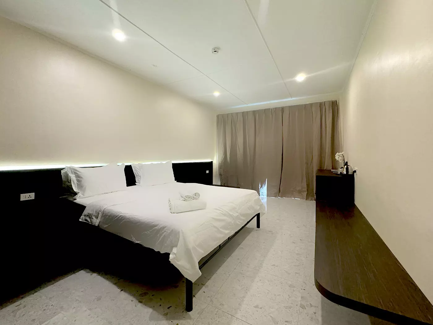 room6_phoenix_r (2)